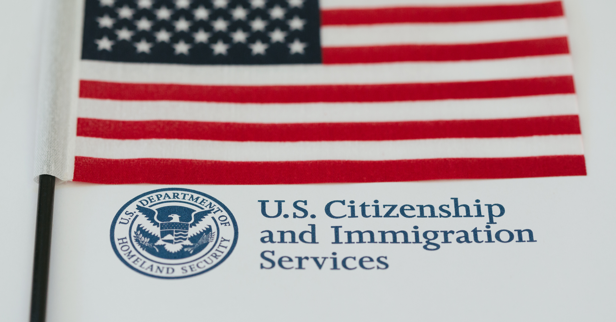 traducción certificada de actas y antecedentes penales para USCIS