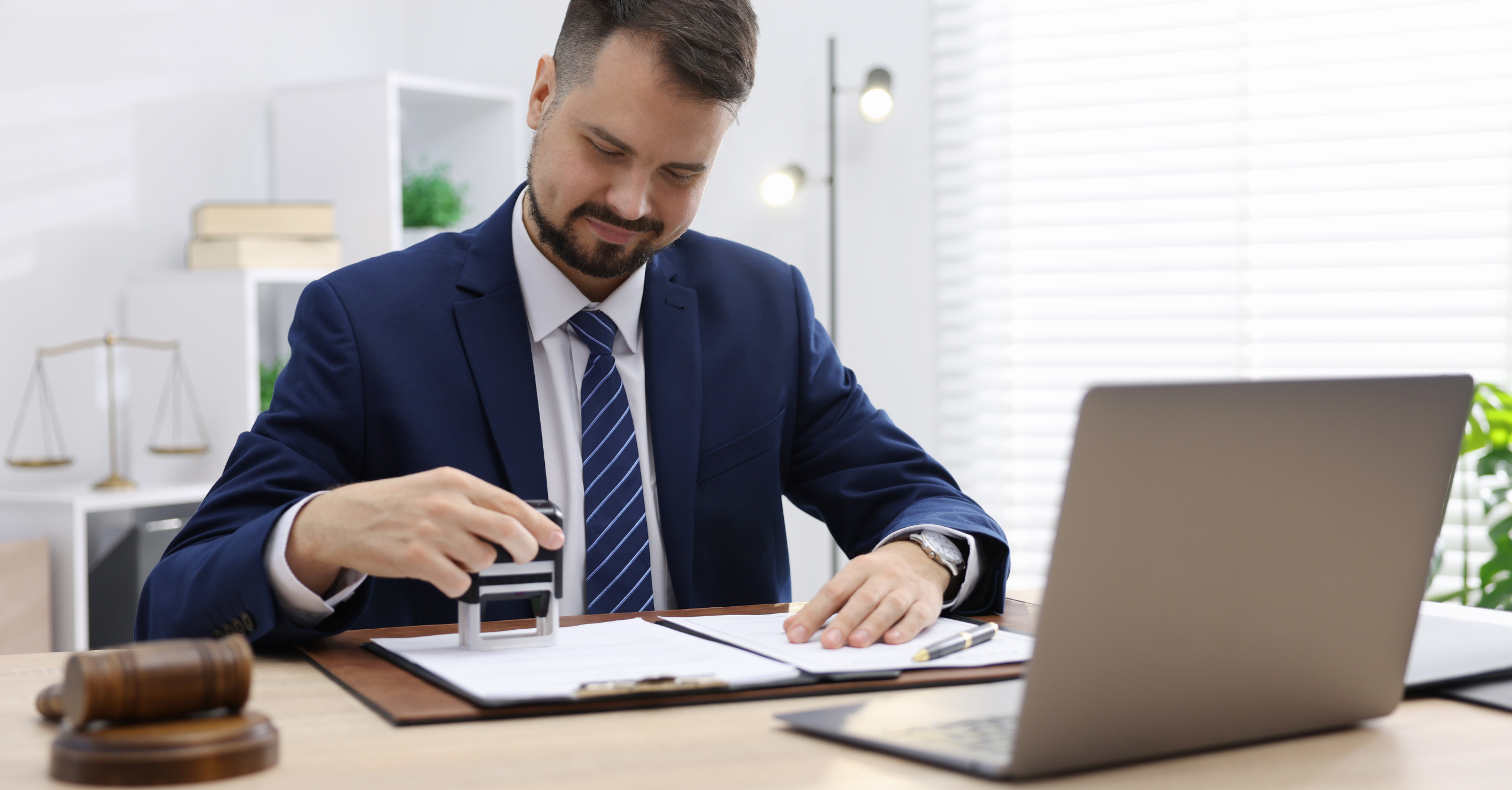 Sello y formalización documental en trámite notarial